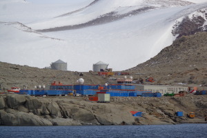Fonte foto:http://www.enea.it/it/Stampa/news/antartide-una-base-italiana-a-tutte-rinnovabili