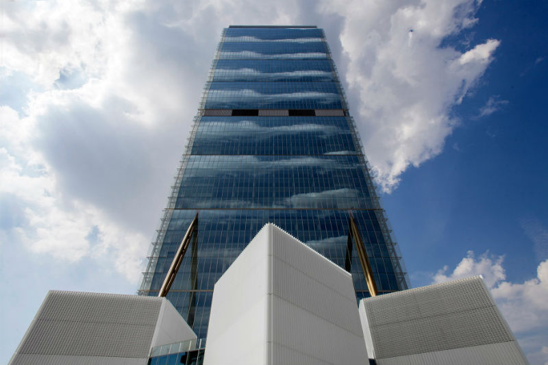 Fonte foto:https://www.teknoring.com/news/ingegneria-strutturale/torre-isozaki-di-citylife-a-milano-tutto-sulle-strutture/