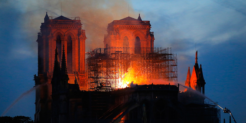 fonte immagine:https://www.ilpost.it/2019/04/16/incendio-notre-dame-parigi-in-breve/