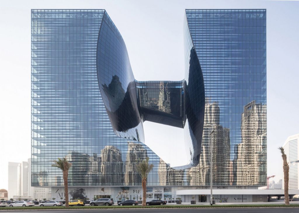 fonte immagine:https://www.exibart.com/architettura/opus-le-immagini-dellavveniristico-palazzo-di-zaha-hadid-a-dubai/