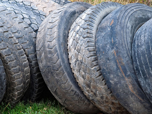 'Materiali sostenibili da vecchi pneumatici e cavi elettrici: due ricerche italiane di upcycling'