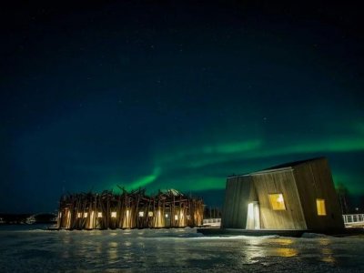 'Arctic Bath, l’hotel galleggiante ideale per ammirare l’aurora boreale.'