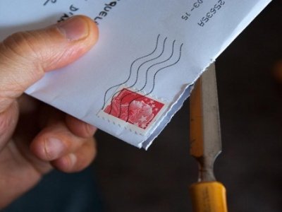 'COSA ACCADE IN CASO DI ERRATA INDICAZIONE DEL COGNOME DEL DESTINATARIO DELLA NOTIFICA DI UN ATTO GIUDIZIARIO?'
