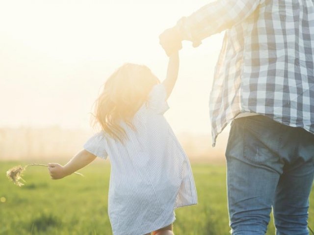 'VANNO AFFIDATI AL PADRE I FIGLI SE LA MADRE È INDIFFERENTE AI LORO BISOGNI'