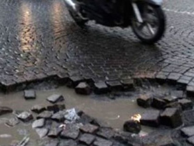 'BUCHE STRADALI: L’ANAS DEVE RISARCIRE IL MOTOCICLISTA CHE CADE A TERRA'