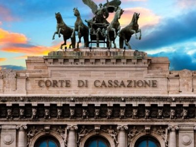 'Può essere licenziato il lavoratore che svolge altra attività durante la malattia?'