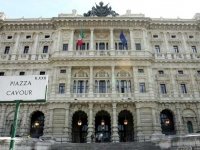 'Spese scolastiche straordinarie dei figli: chi è tenuto a pagarle?'